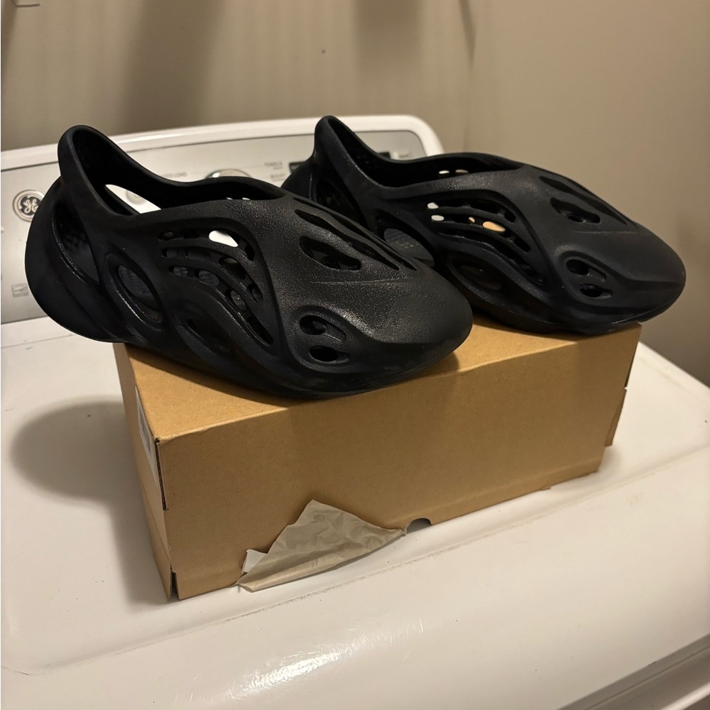 Black “Yeezy” Foam Slip-On Shoes